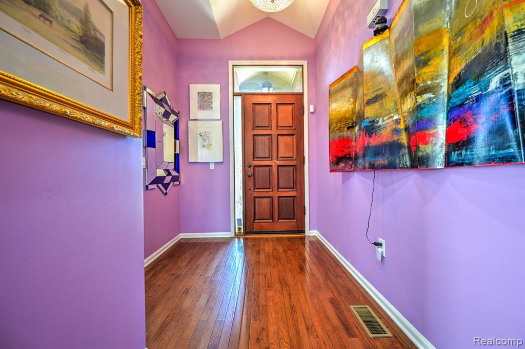 5591 Pembrooke Crossing, West Bloomfield, MI — Photo 2