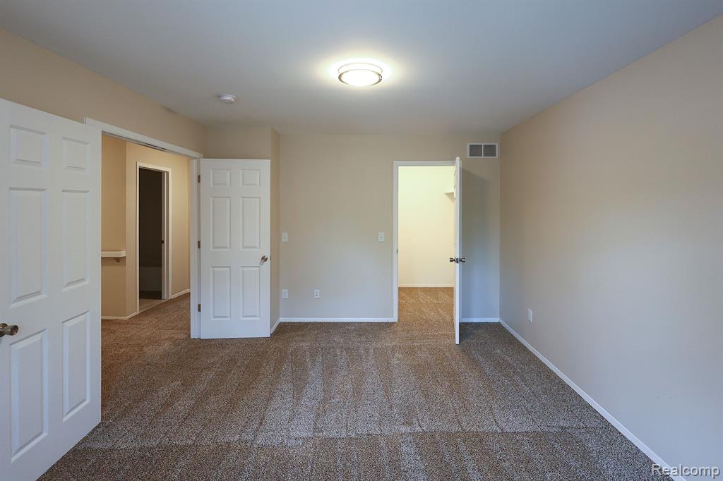 25151 GREENBROOKE Drive, Southfield, MI 48033 — Photo 18