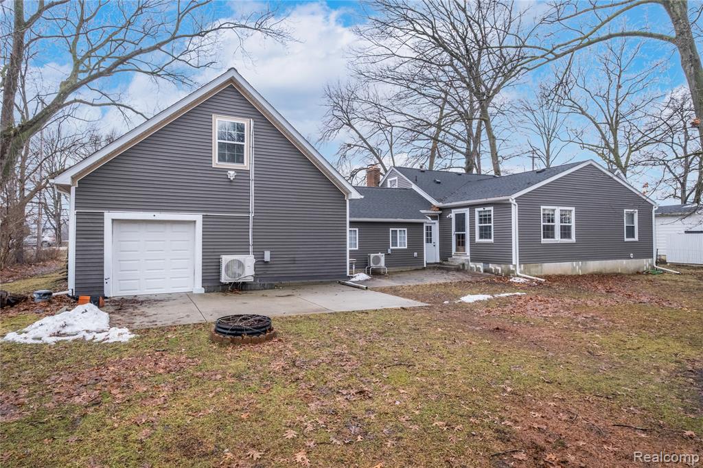 5526 Corunna Road, Flint, MI 48532 — Photo 5