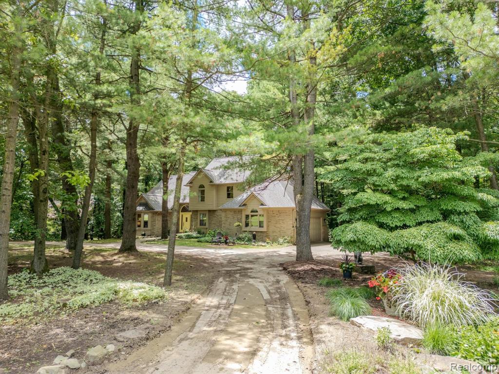 573 NAKOMIS Trail, Lake Orion, MI 48362 — Photo 6