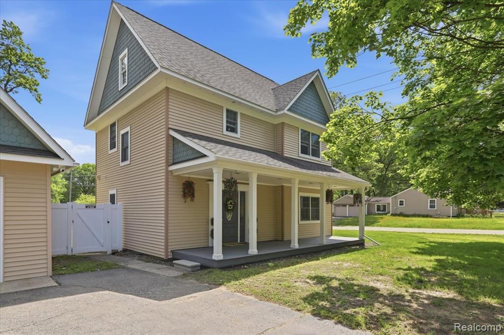 5685 Crescent Road, Waterford, MI 48327 — Photo 4