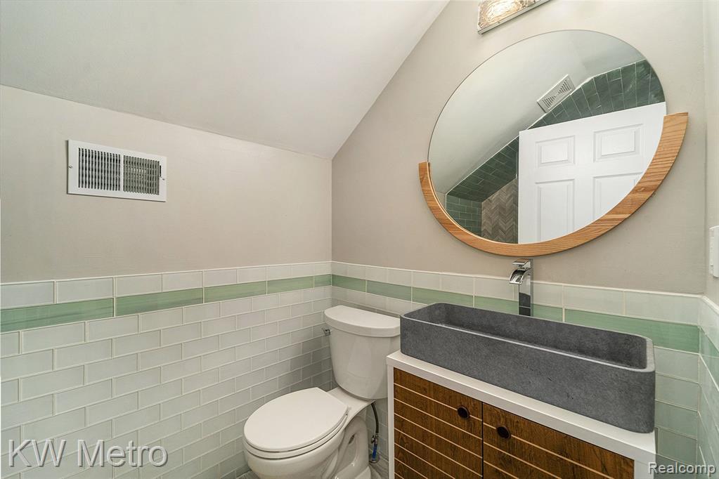 67 KENSINGTON Boulevard, Pleasant Ridge, MI — Photo 13