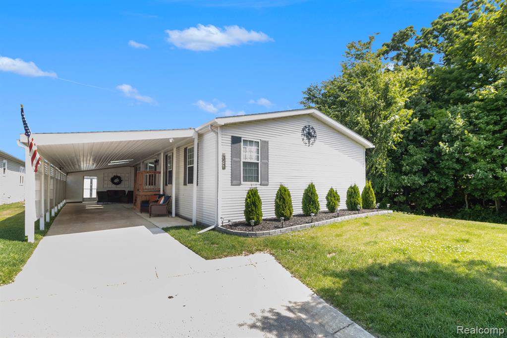 13541 Austin Court, Hartland, MI 48353 — front exterior