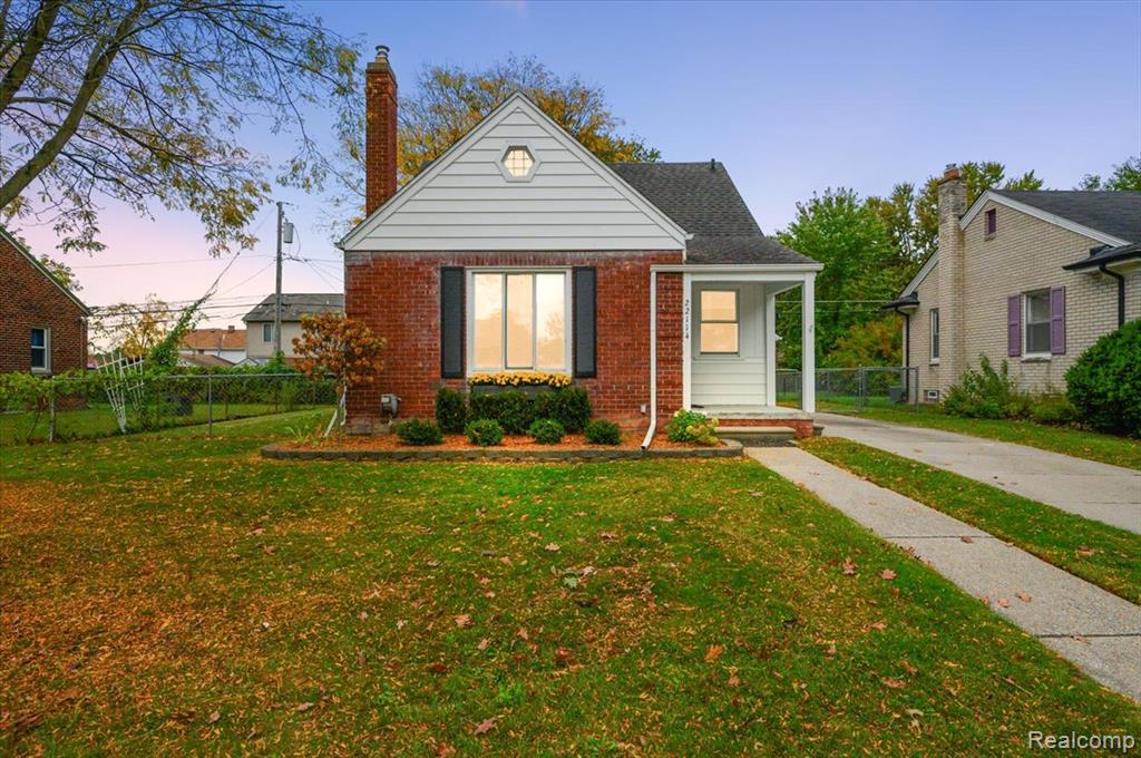 22114 Harper Lake Avenue, Saint Clair Shores, MI 48080