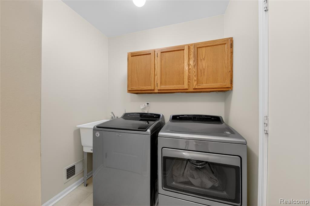 44570 Ridgefield Road, Canton, MI 48188 — Photo 17