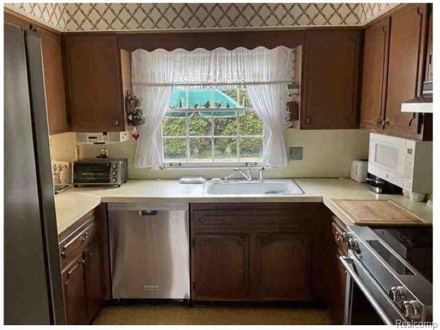 491 Colonial Road, Grosse Pointe Woods, MI 48236 — Photo 17