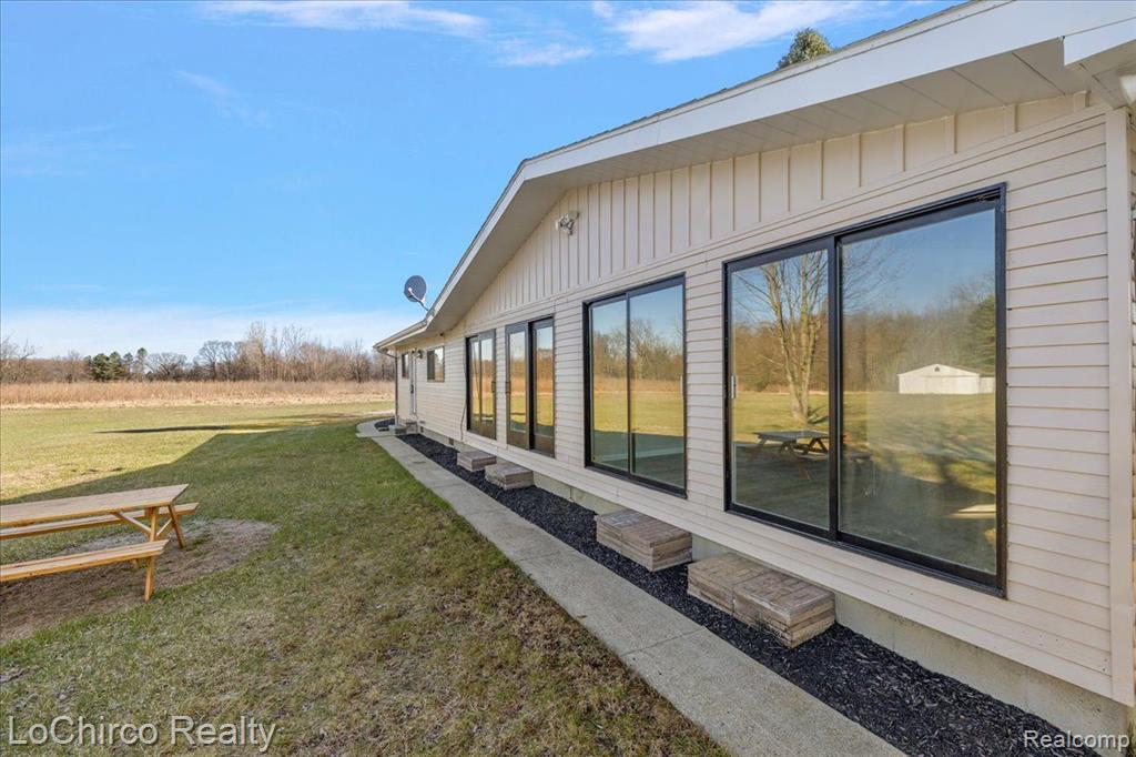 8603 N OWOSSO Road, Fowlerville, MI 48836 — Photo 36