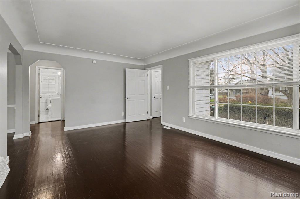 24274 Shakespeare Avenue, Eastpointe, MI 48021 — Photo 6