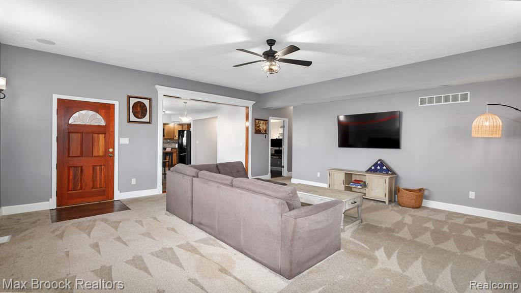 9681 LISTERIA Street, Commerce Twp, MI 48382 — Photo 13