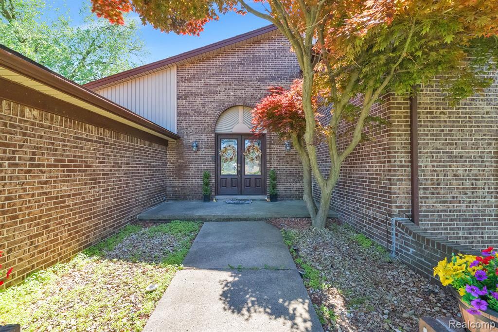 18823 Millar Road, Clinton Twp, MI 48036 — Photo 2