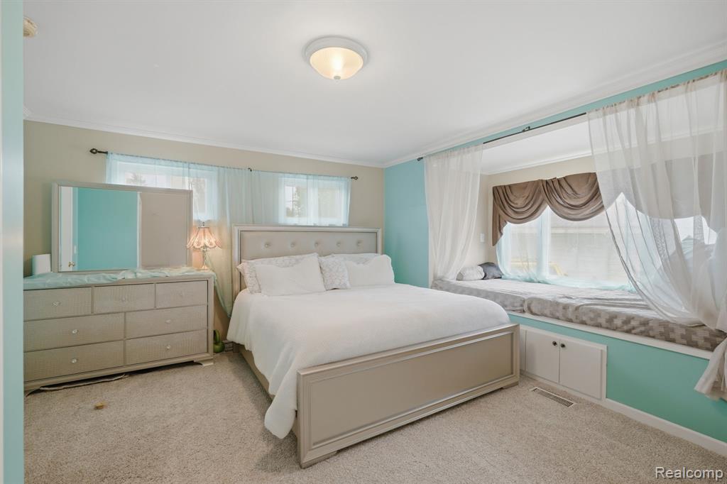 5735 N Silvery Lane, Dearborn Heights, MI 48127 — Photo 16