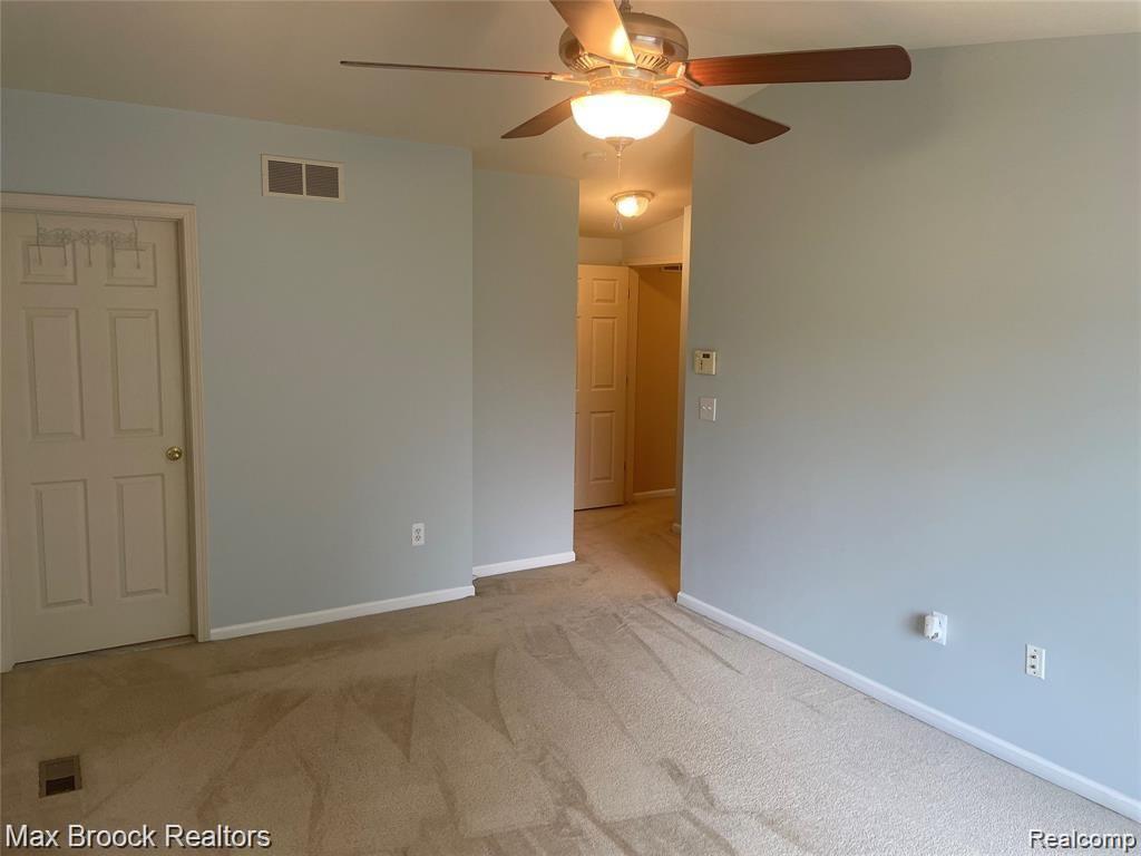 754 SANDALWOOD Drive, Troy, MI 48085 — Photo 35