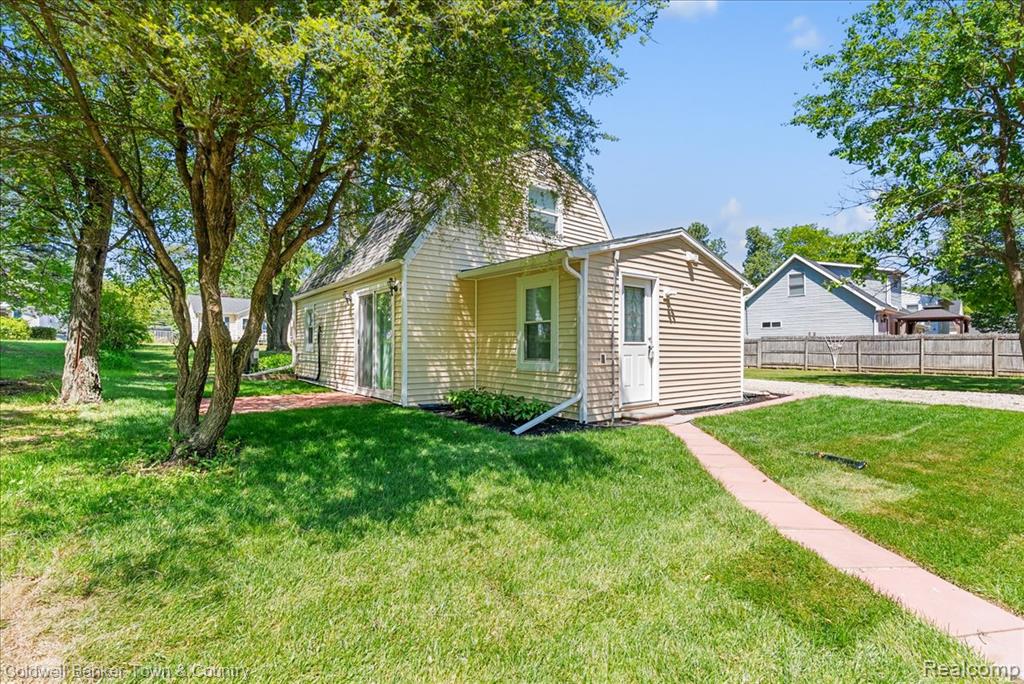 833 Hein Avenue, Lansing, MI 48911 — Photo 30