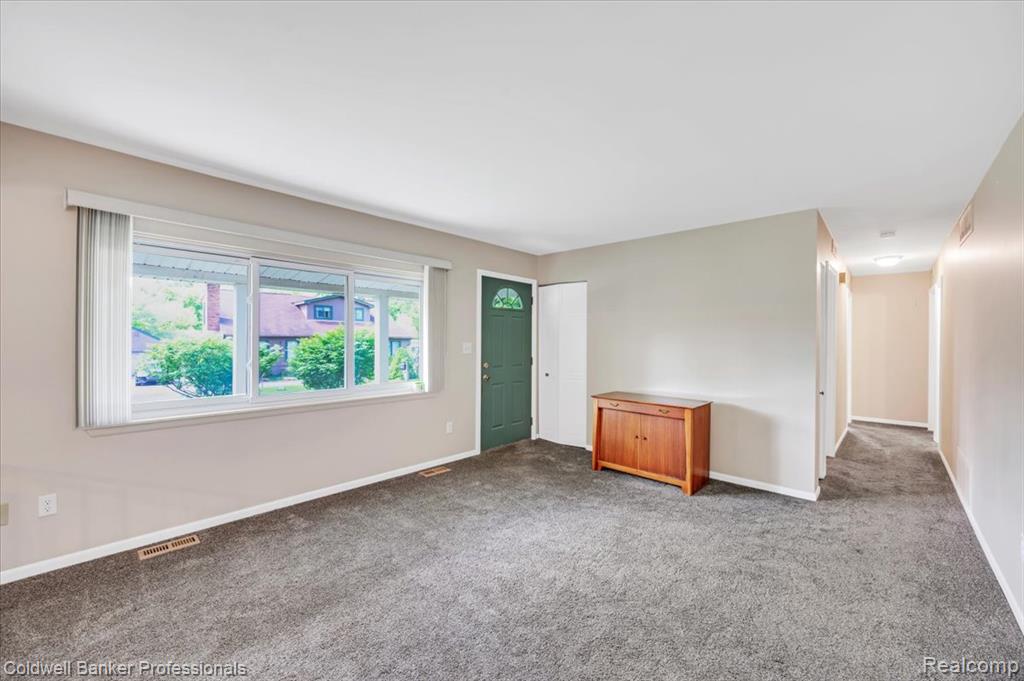 470 Oak Grove Drive, Lake Orion, MI 48362 — Photo 22