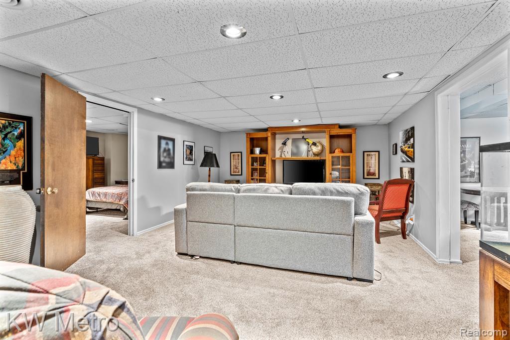 27173 CUMBERLAND Court, Southfield, MI 48033 — Photo 18