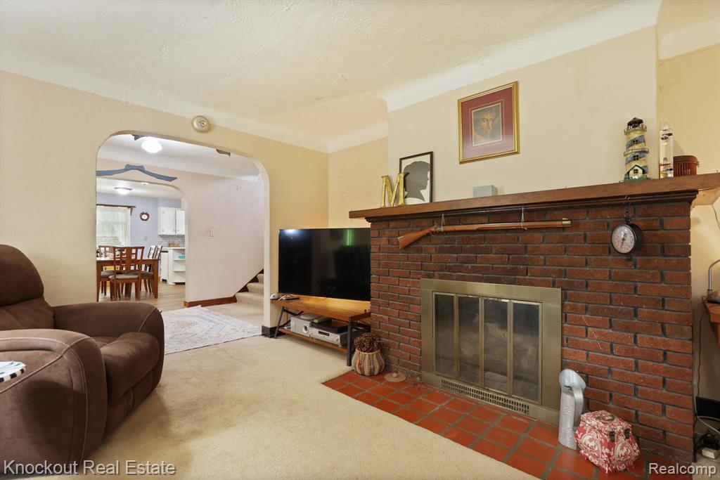 6814 Curtis Road, Bridgeport, MI 48722 — Photo 10