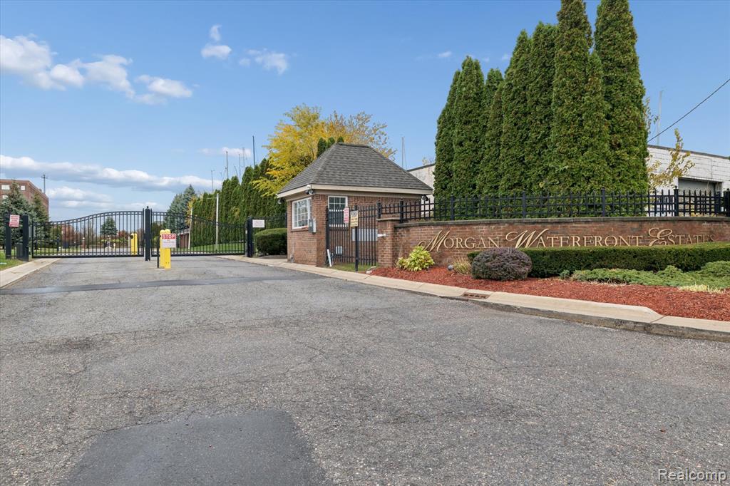 74 SAND BAR Lane, Detroit, MI 48214 — Photo 57