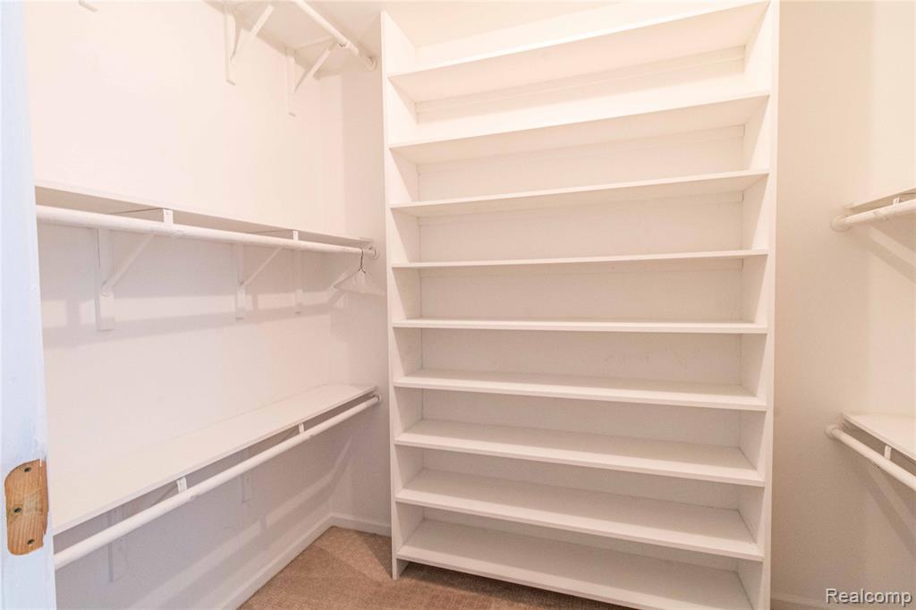 47302 Butler Lane, Novi, MI — Photo 35