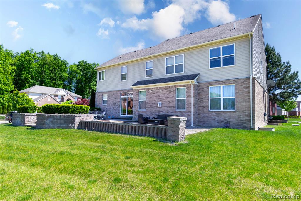 42575 Silverwood Drive, Sterling Heights, MI 48314 — Photo 5
