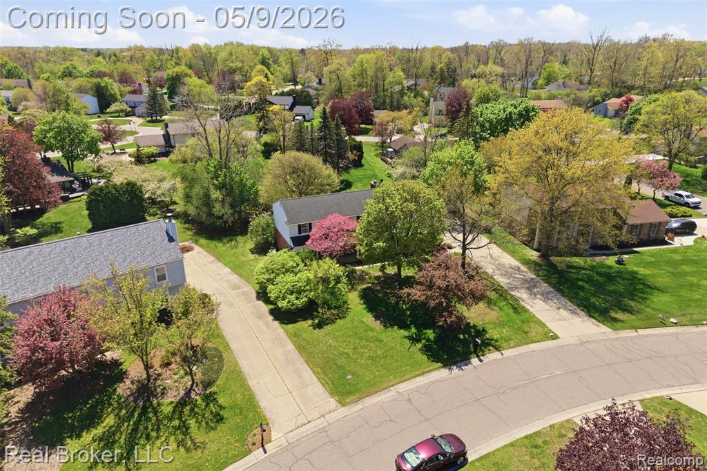 5037 Bantry Drive, West Bloomfield, MI — Photo 39