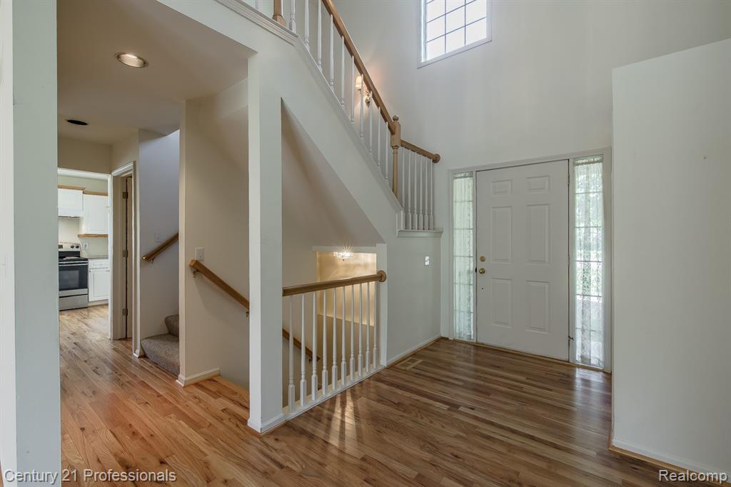 4970 Fox Chase Drive, White Lake, MI 48383 — Photo 8