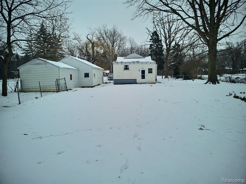 5366 Van Slyke Road, Flint, MI 48507 — Photo 11