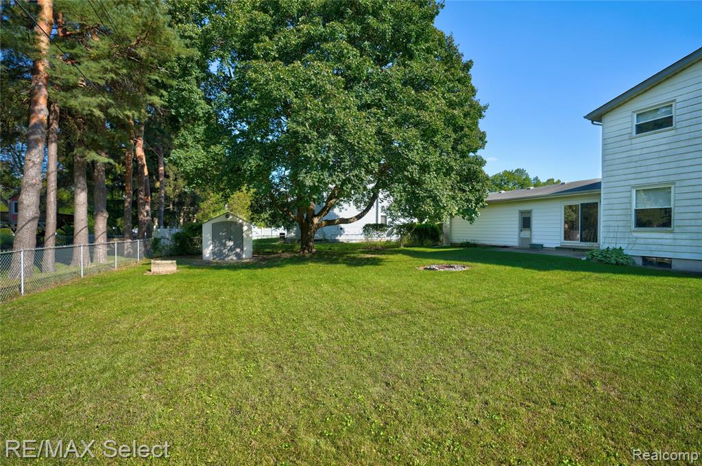 445 Bellewood Drive, Flushing, MI 48433 — Photo 20