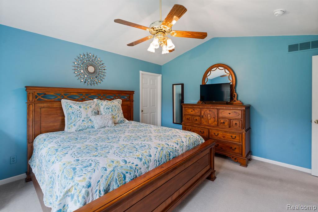 4653 6 Mile Road, South Lyon, MI 48178 — Photo 32