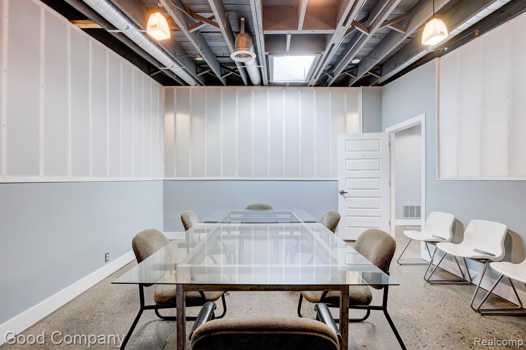 628 E PARENT Avenue, Royal Oak, MI 48067 — Photo 14