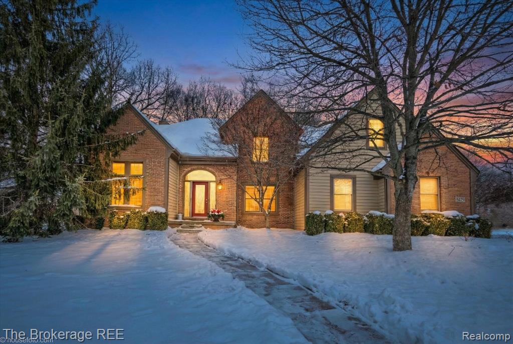 5475 Woodfield Parkway, Grand Blanc, MI 48439 — Photo 2
