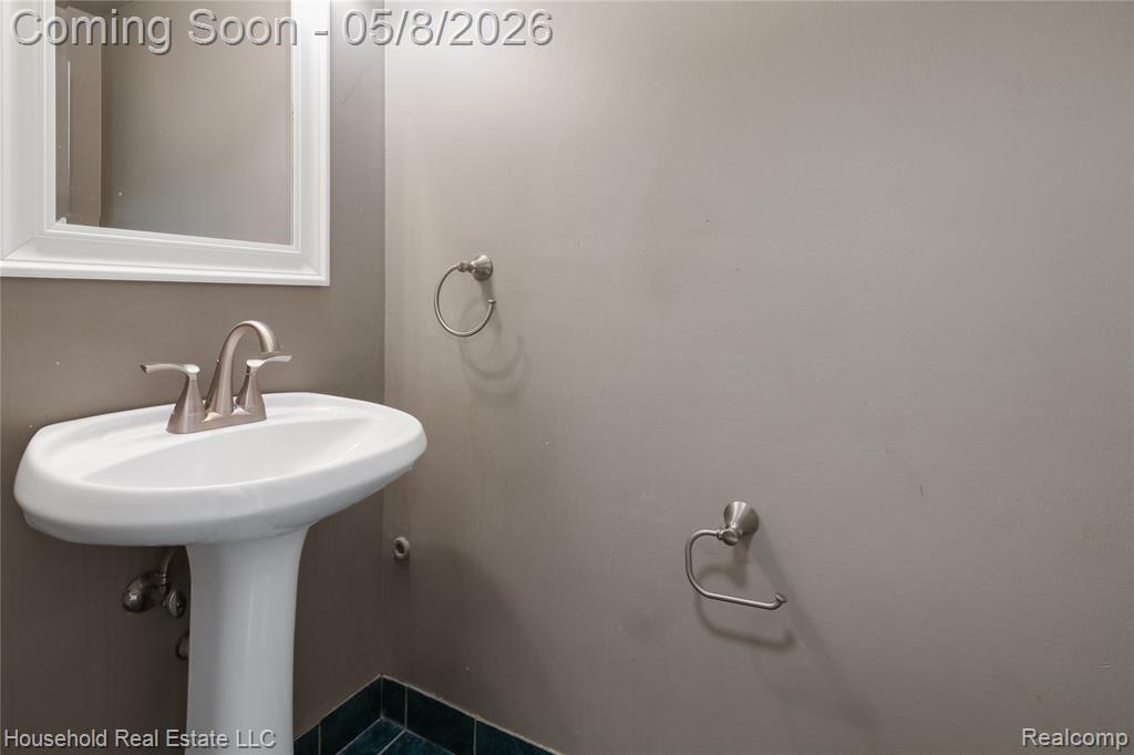 39363 Heatherheath Drive, Clinton Twp, MI 48038 — Photo 8