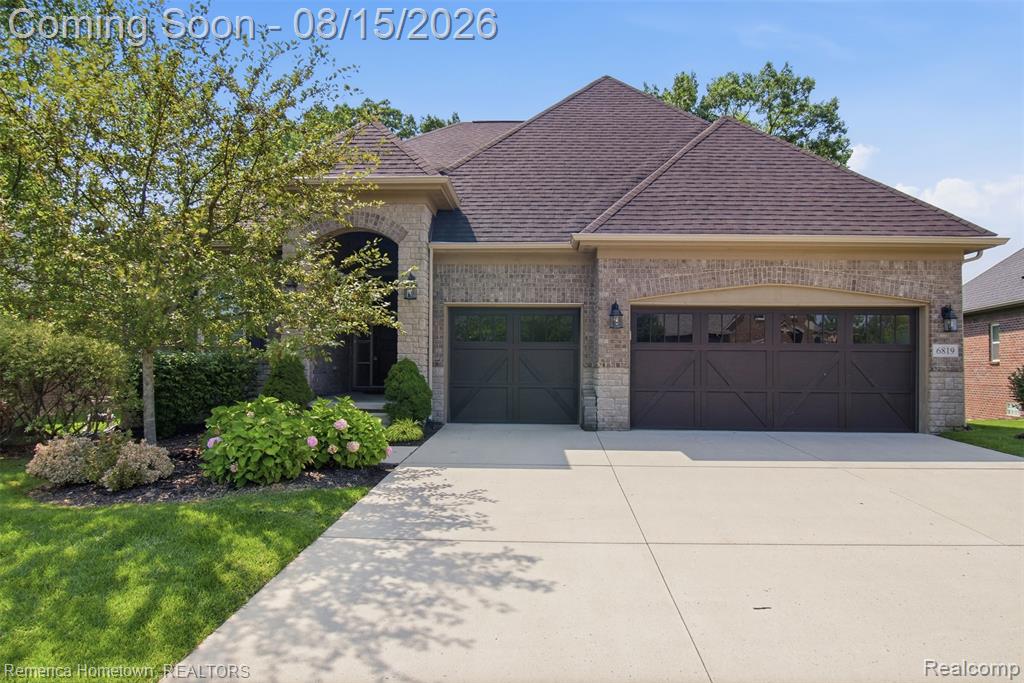 6819 Heirloom Circle, West Bloomfield, MI