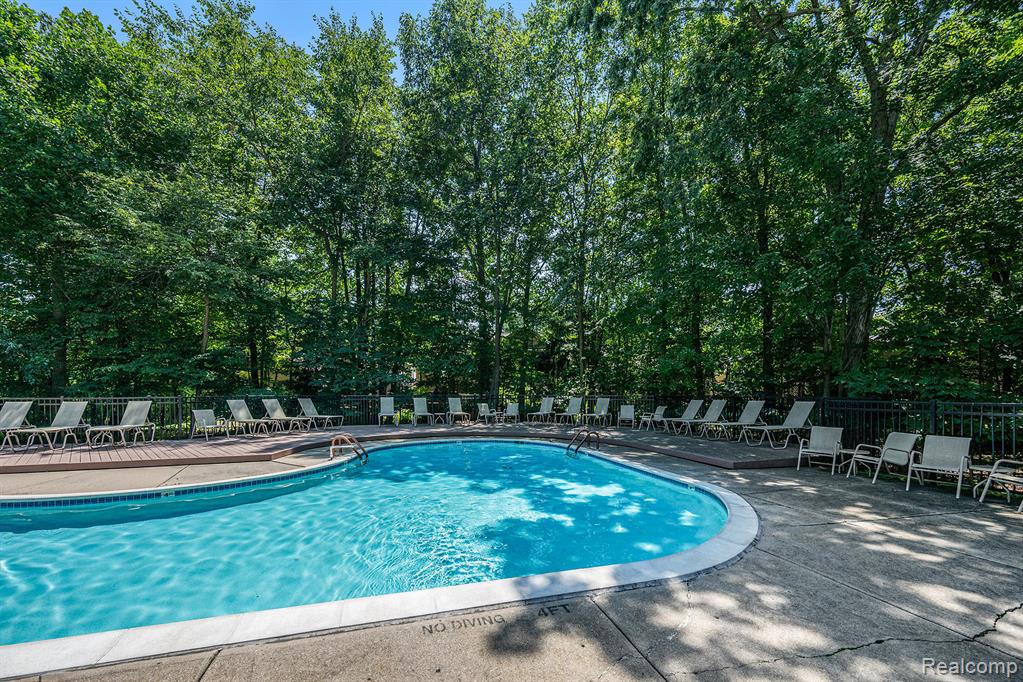 7446 Pepper Creek, West Bloomfield, MI — Photo 26