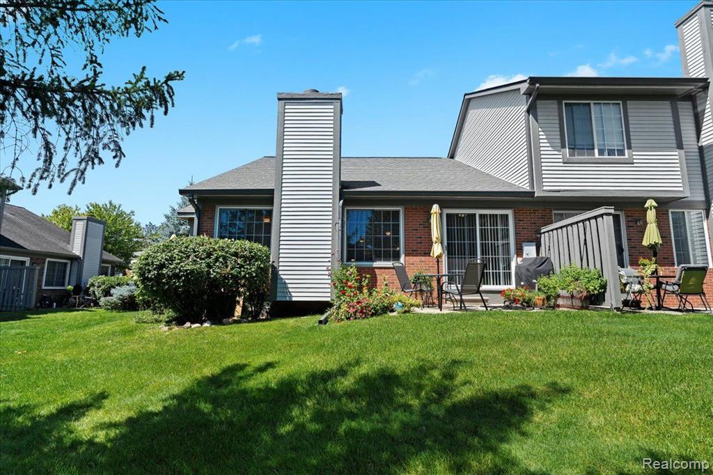456 WINWOOD Circle, Walled Lake, MI 48390 — Photo 8