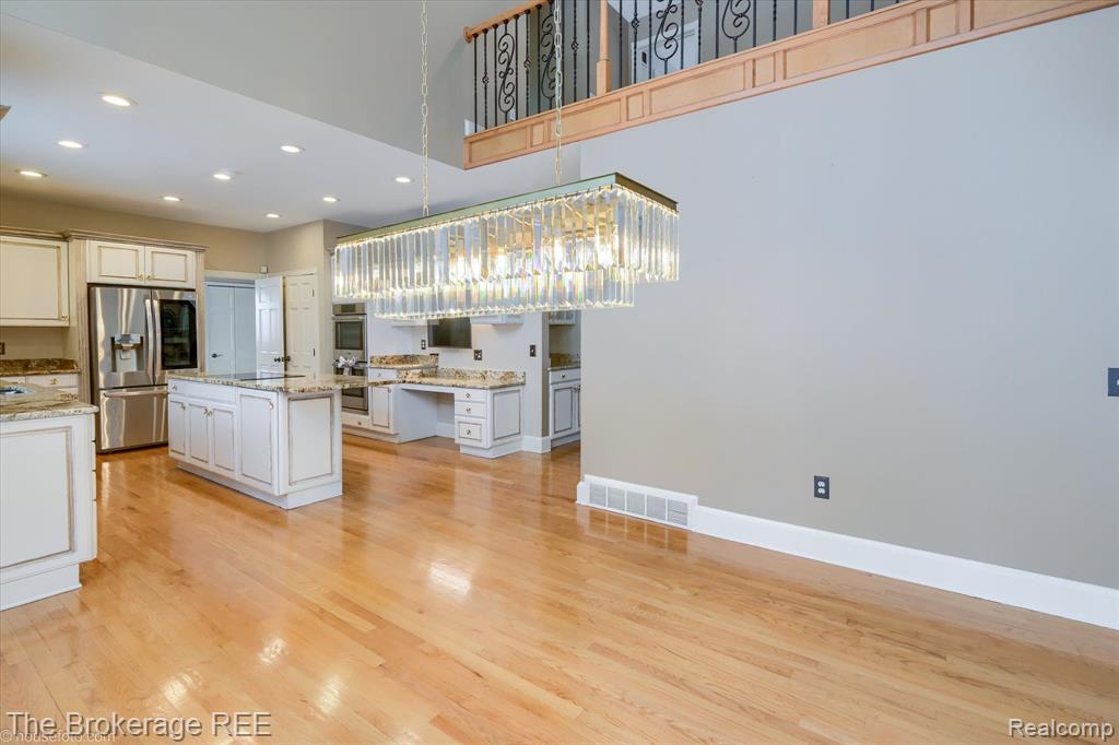 5475 Woodfield Parkway, Grand Blanc, MI 48439 — Photo 41