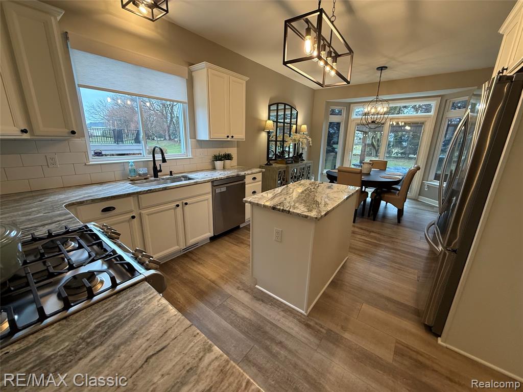 8410 Hummingbird, Commerce Twp, MI 48382 — Photo 8