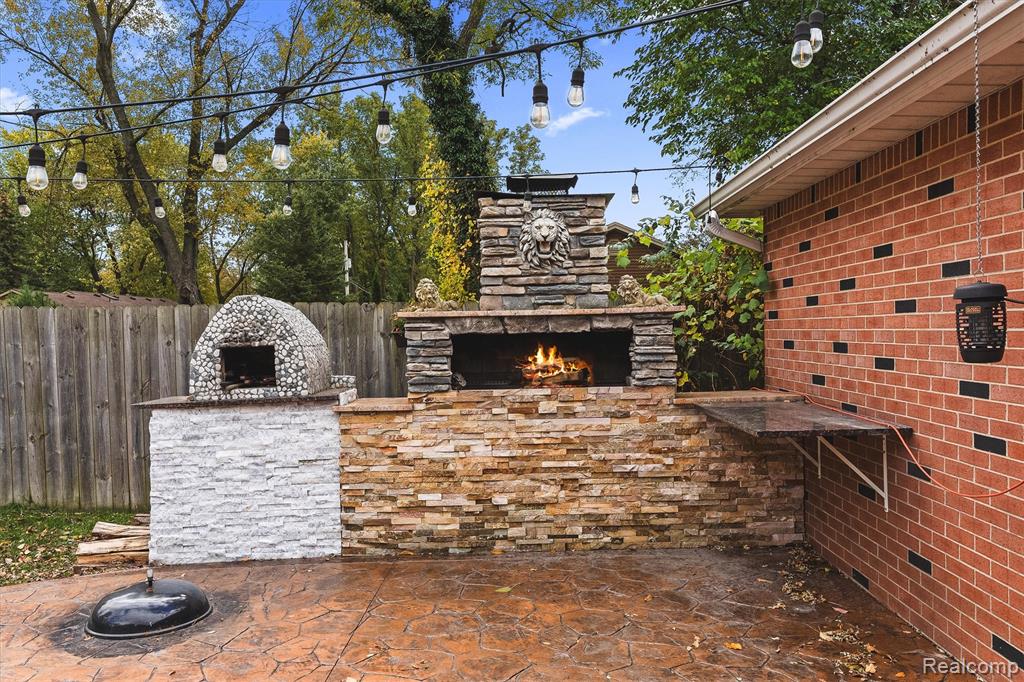 7337 Richardson Road, West Bloomfield, MI 48323 — Photo 27