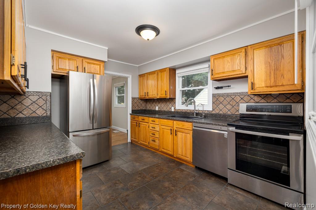 609 W Crane Street, Howell, MI 48843 — Photo 12