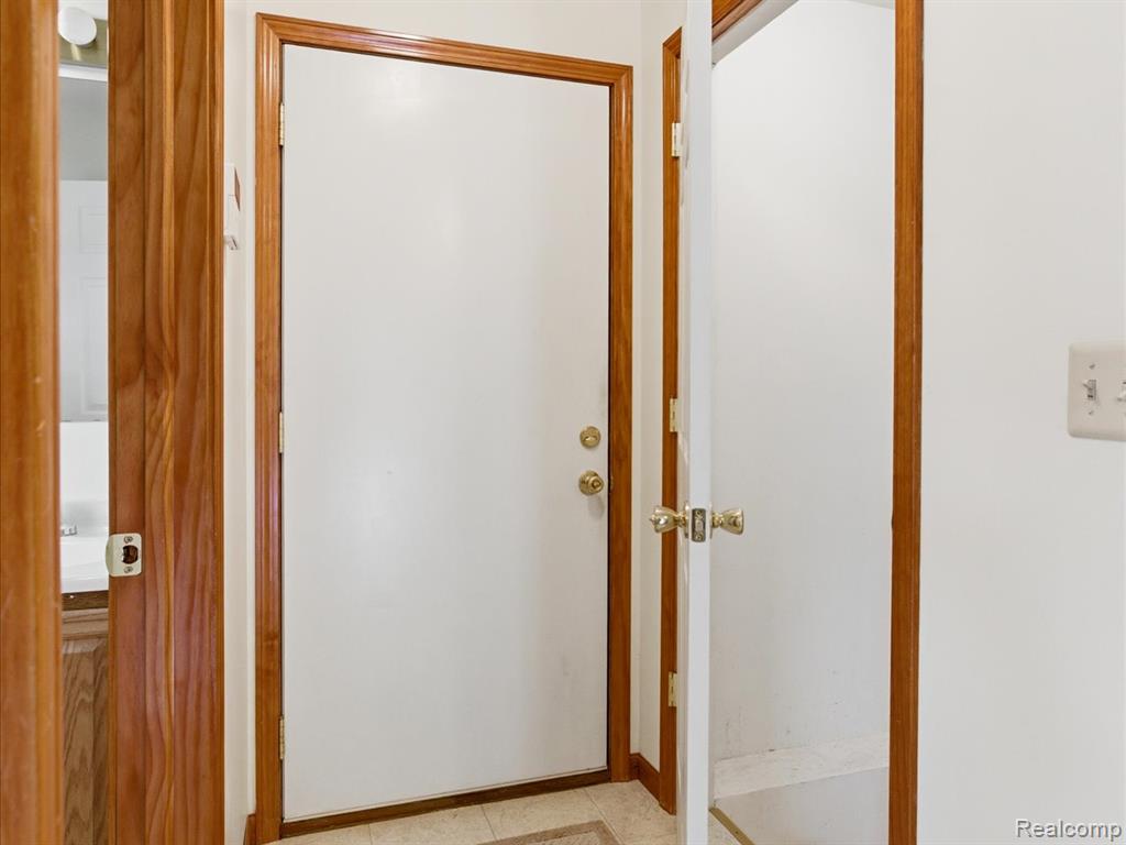 4305 Juniper Lane, Port Huron, MI 48060 — Photo 28