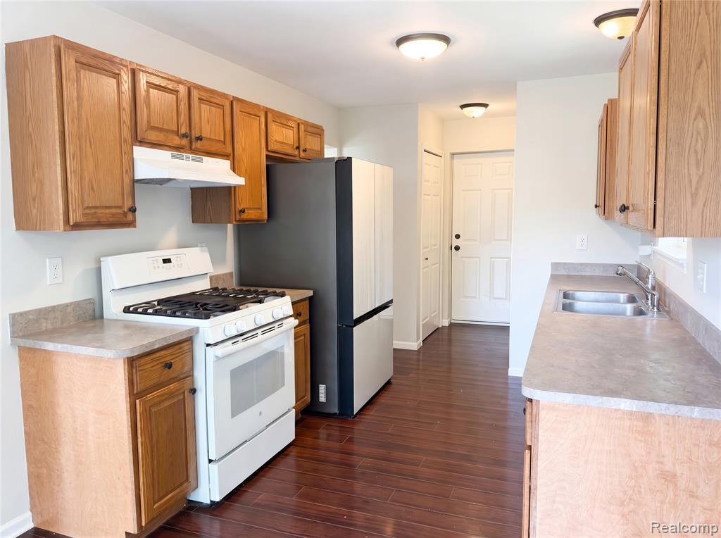 42724 N Walnut Street, Clinton Twp, MI 48036 — Photo 2