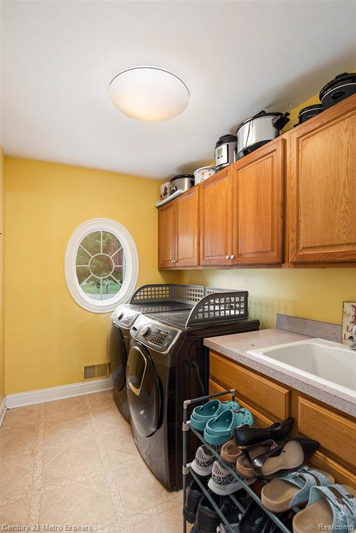 9024 Woodridge Drive, Davison, MI 48423 — Photo 13