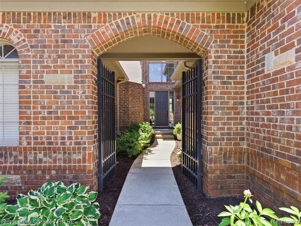 10822 Sparkling Waters Court, South Lyon, MI 48178 — Photo 7