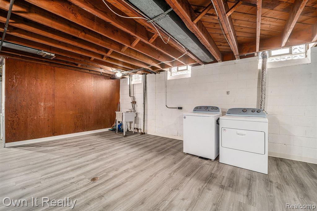 5972 MCMILLAN Street, Dearborn Heights, MI 48127 — Photo 20