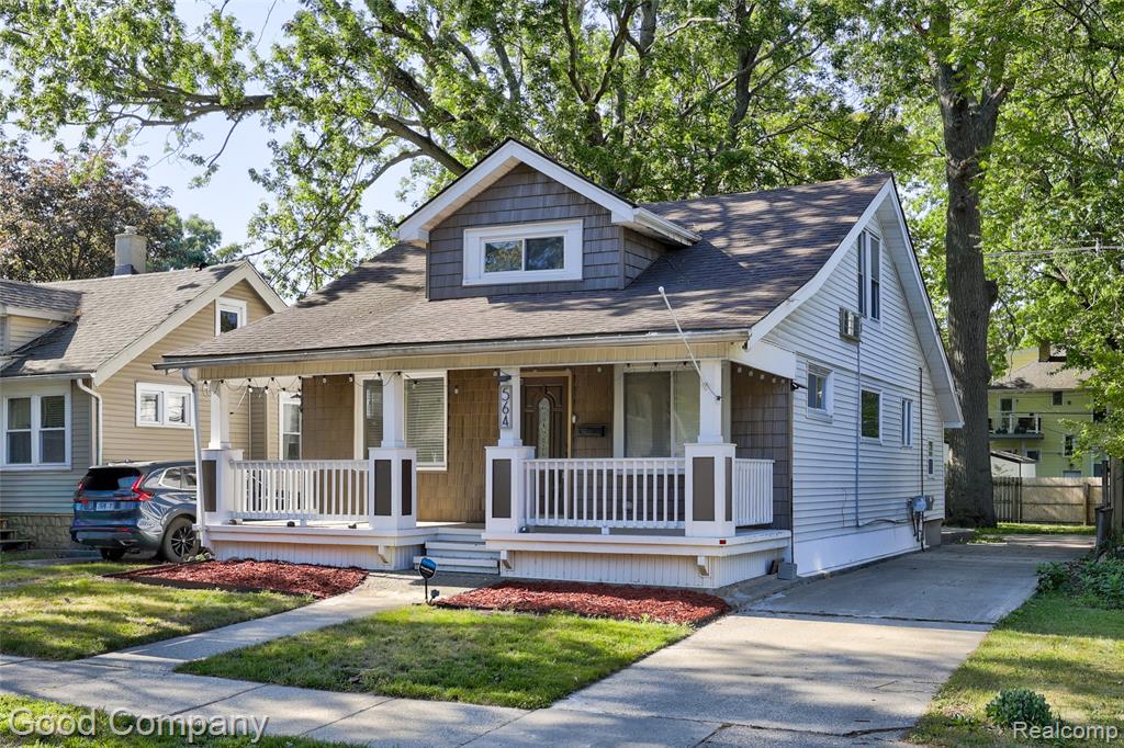 564 E Lewiston Avenue, Ferndale, MI 48220 — front exterior