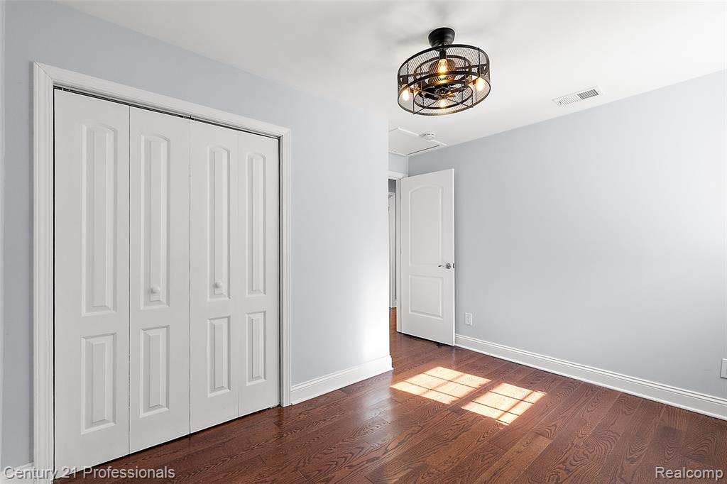 2679 Lakeview Drive, Ortonville, MI 48462 — Photo 46