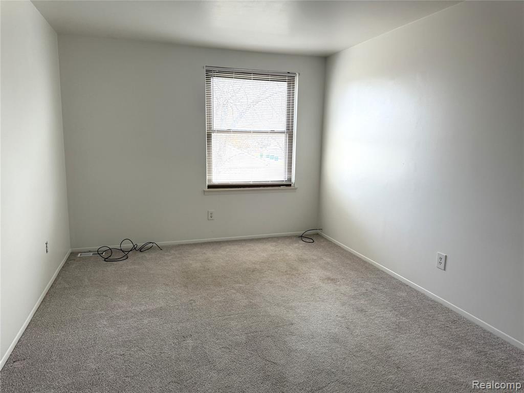27048 Winchester Street, Brownstown, MI 48183 — Photo 16