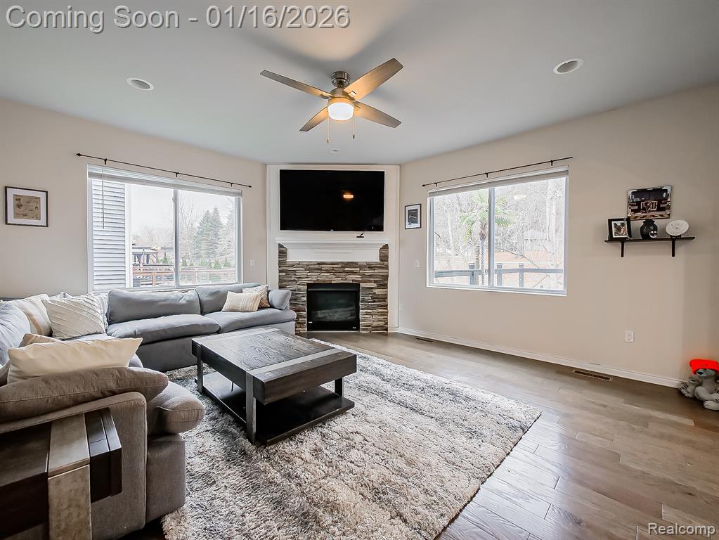 337 Beaver Run, Holly, MI, 48442