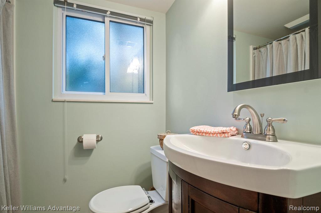 43924 ORLEANS, Canton, MI 48187 — Photo 36