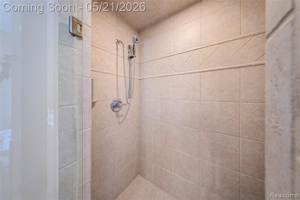 8425 Grays Drive, Grosse Ile, MI 48138 — Photo 28