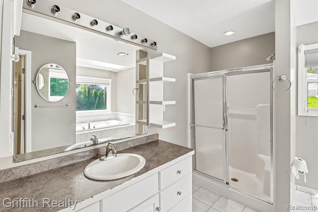7055 Augustine Court, Fenton, MI 48430 — Photo 13